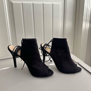 Black, lace up open toe heel